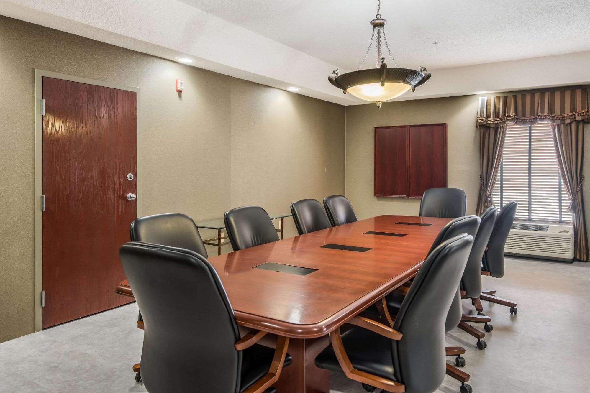 Quality Inn & Suites Quincy - Downtown Dış mekan fotoğraf