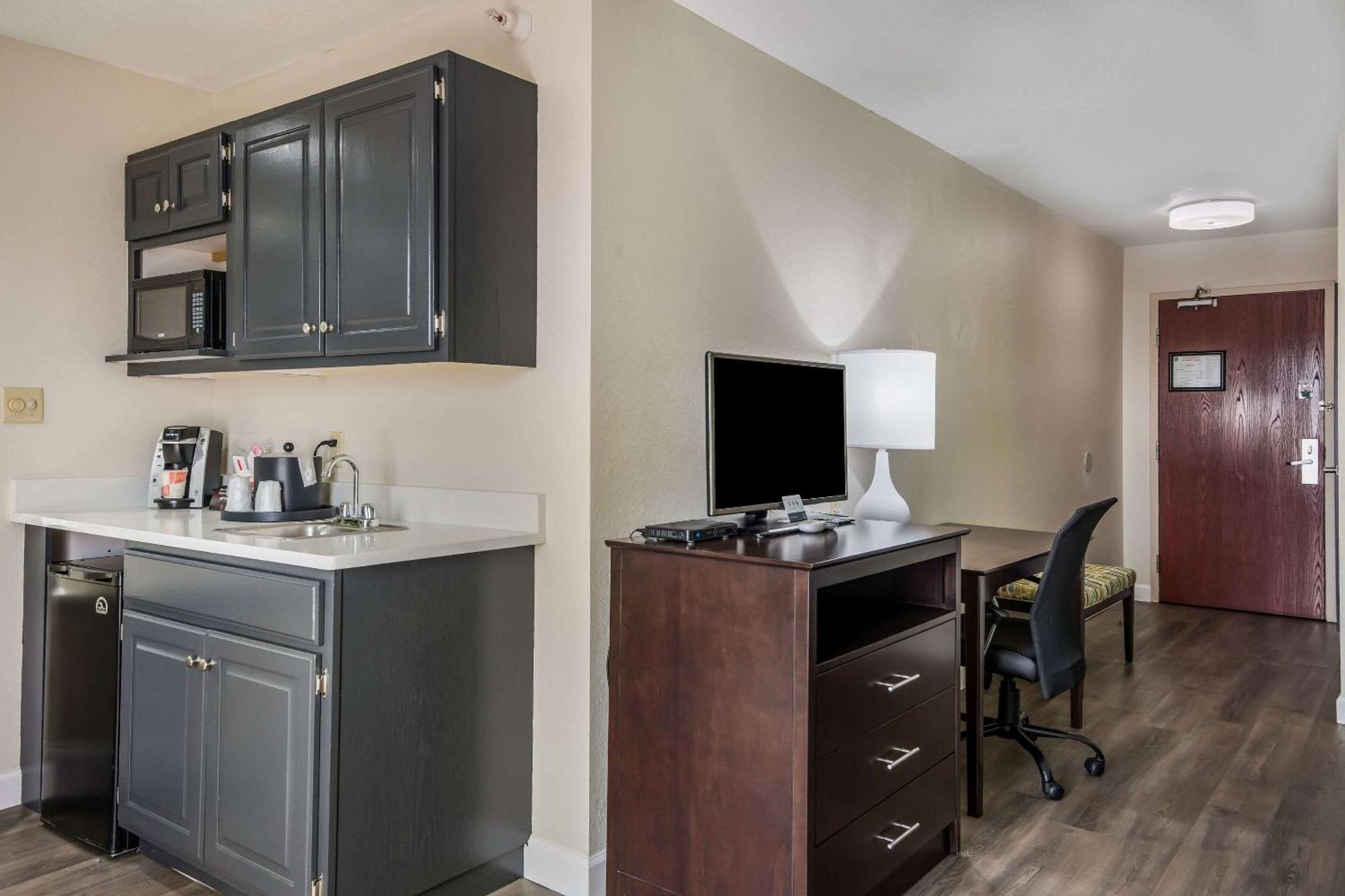 Quality Inn & Suites Quincy - Downtown Dış mekan fotoğraf