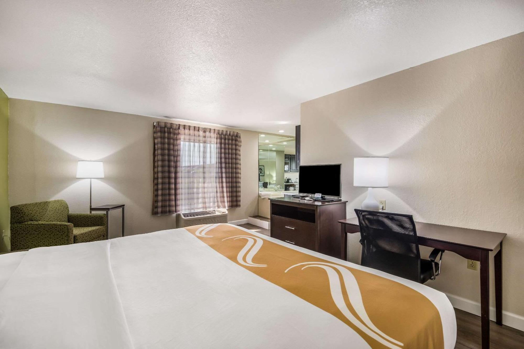 Quality Inn & Suites Quincy - Downtown Dış mekan fotoğraf