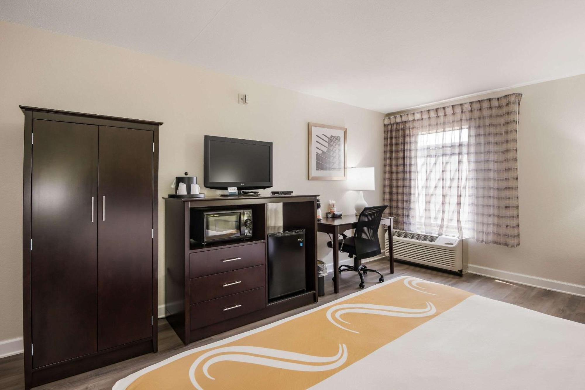 Quality Inn & Suites Quincy - Downtown Dış mekan fotoğraf